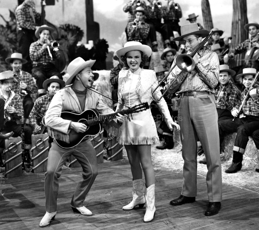 Mickey Rooney 1943 3 WM.jpg